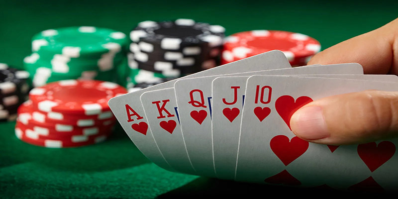 Anh em quẩy Poker F8BET cùng cộng đồng pro